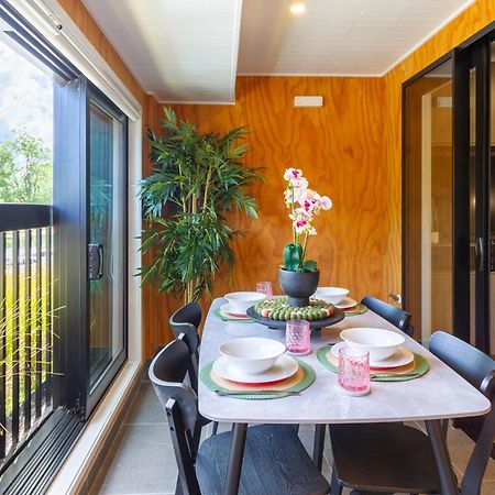 Cozy 1-Bed Apartment With Park Views, Sleeps 4 Christchurch Extérieur photo