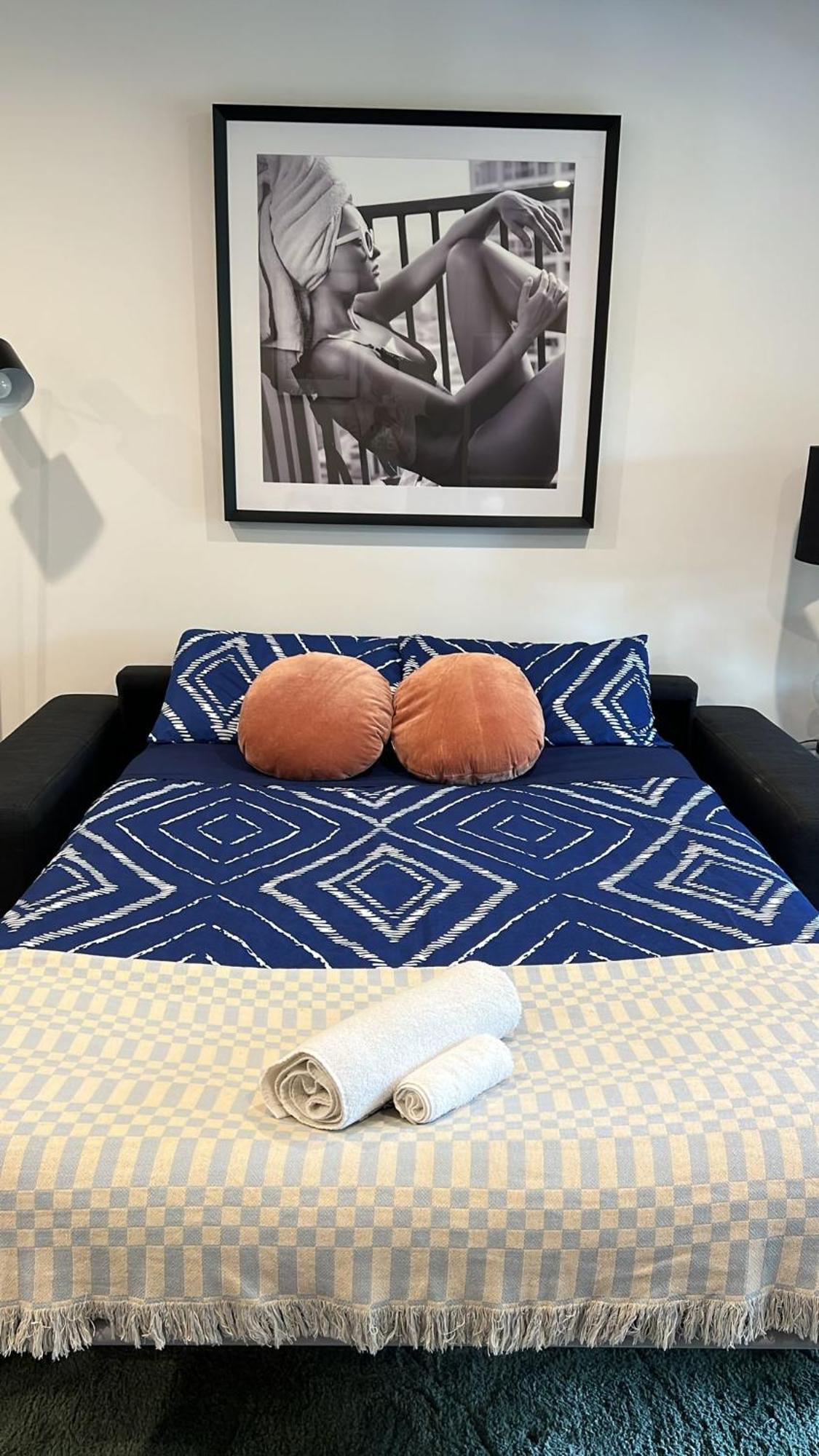 Cozy 1-Bed Apartment With Park Views, Sleeps 4 Christchurch Extérieur photo